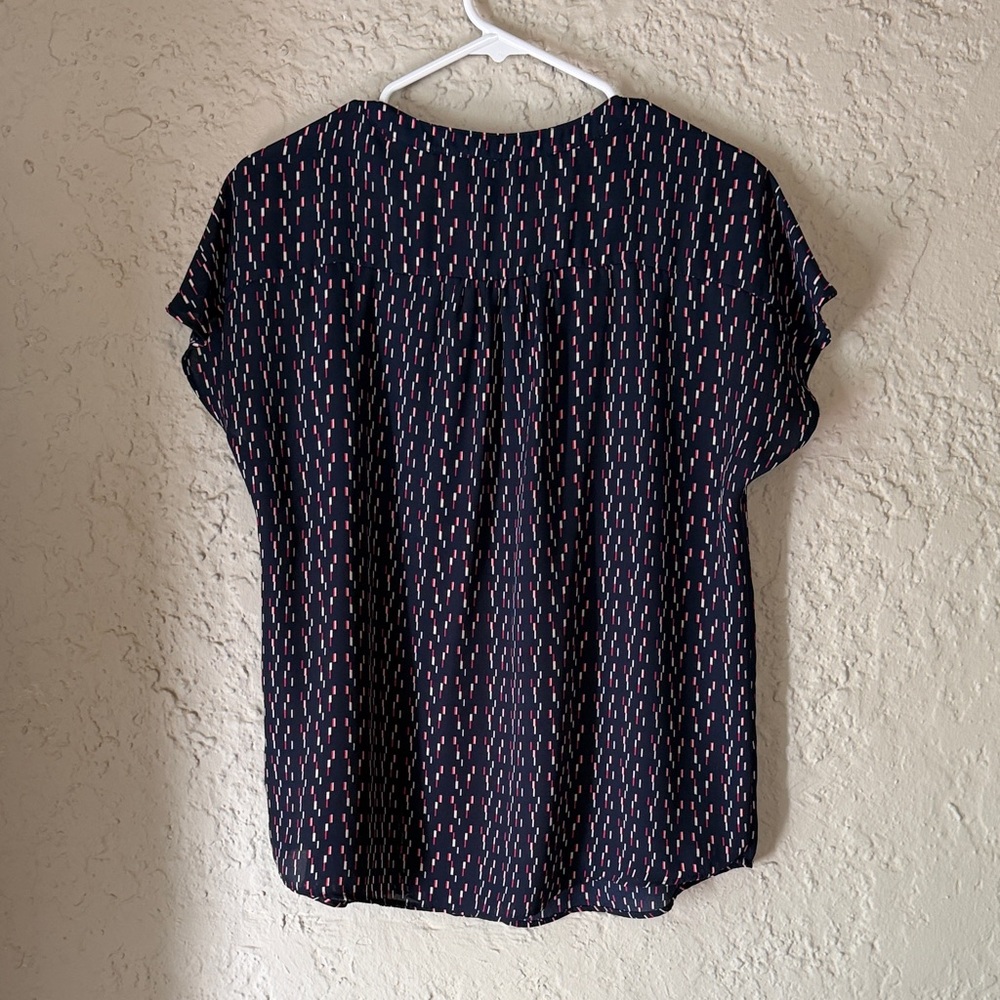 Banana Republic Navy Short Sleeve Blouse with Pink and White Dash Print - Picture 4 of 4